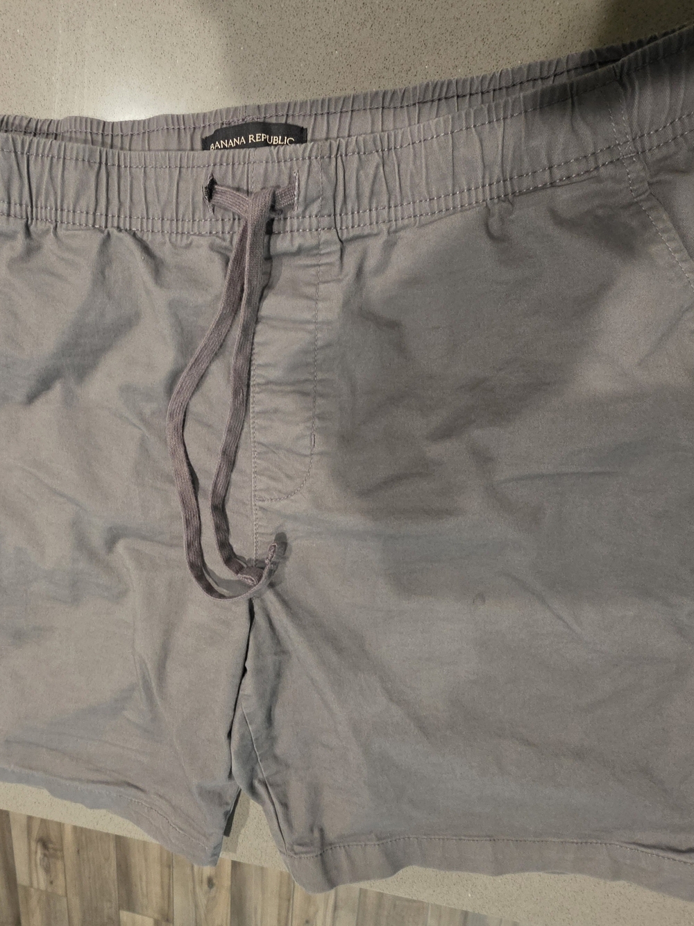 Banana Republic Men’s Gray Drawstring Athletic Shorts